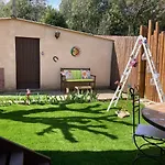 Roulotes De Charme Avec Piscine Chauffee Et Bain Nordique A