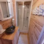 Roulotes De Charme Avec Piscine Chauffee Et Bain Nordique A Uzes