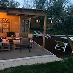 Roulotes De Charme Avec Piscine Chauffee Et Bain Nordique A Uzès