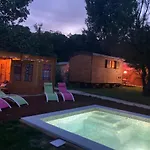 Roulotes De Charme Avec Piscine Chauffee Et Bain Nordique A