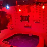 Roulotes De Charme Avec Piscine Chauffee Et Bain Nordique A
