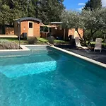 Roulotes De Charme Avec Piscine Chauffee Et Bain Nordique A Alpstuga Uzès