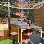 Roulotes De Charme Avec Piscine Chauffee Et Bain Nordique A