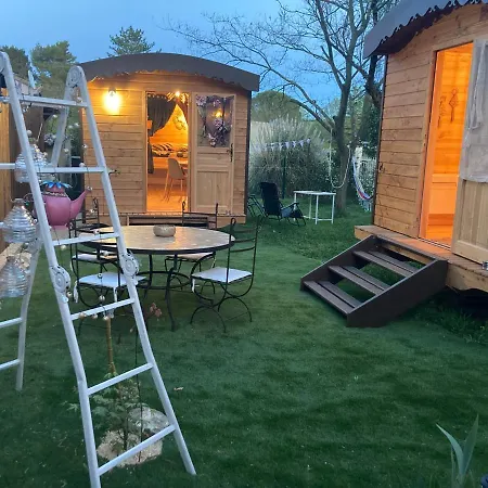 Roulottes & Spa Du Pont Des Charrettes Chalet Uzes
