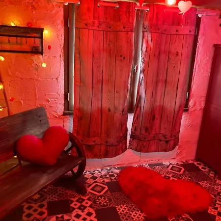 Chalet Roulottes & Spa Du Pont Des Charrettes *