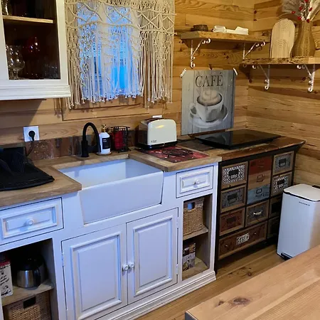 Шале Roulotes De Charme Avec Piscine Chauffee Et Bain Nordique A Юзес