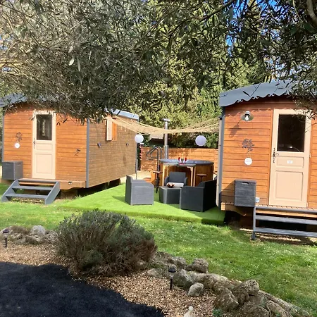 Шале Roulotes De Charme Avec Piscine Chauffee Et Bain Nordique A *