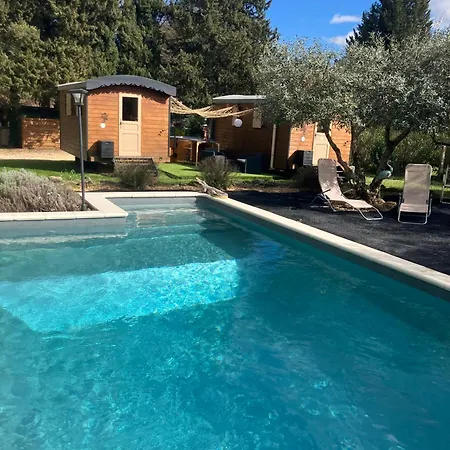 Roulotes De Charme Avec Piscine Chauffee Et Bain Nordique A Шале Юзес