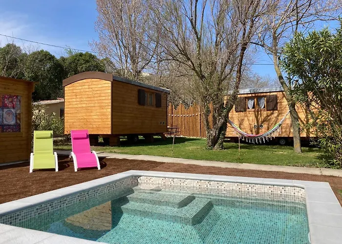 Roulottes & Spa Du Pont Des Charrettes *