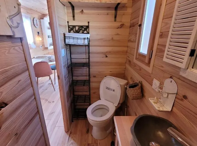 Шале Roulotes De Charme Avec Piscine Chauffee Et Bain Nordique A Uzes *