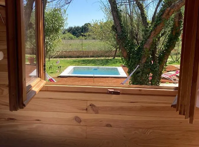 Roulotes De Charme Avec Piscine Chauffee Et Bain Nordique A Uzes *