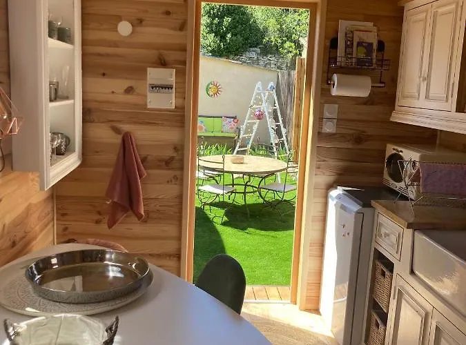 Шале Roulotes De Charme Avec Piscine Chauffee Et Bain Nordique A Uzes *