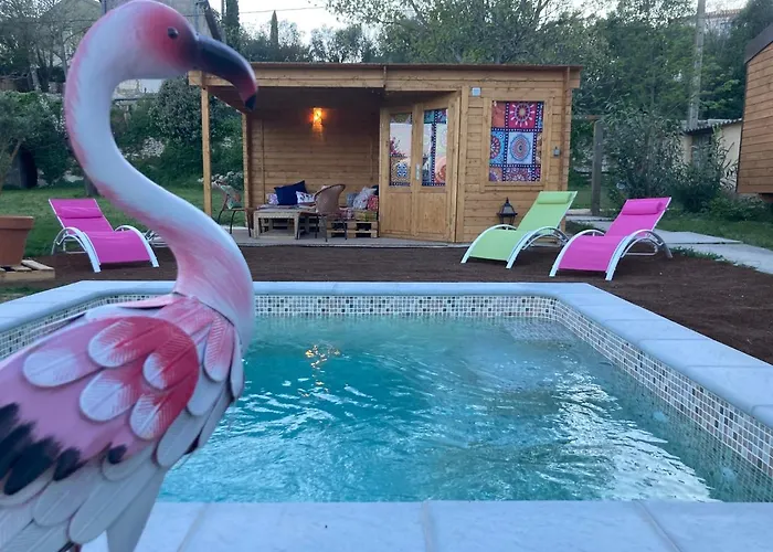 Roulotes De Charme Avec Piscine Chauffee Et Bain Nordique A Uzes Шале Юзес