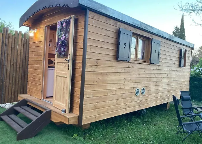 Roulottes & Spa Du Pont Des Charrettes Σαλέ *