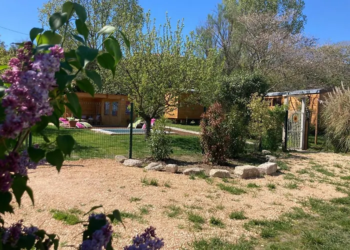 Шале Roulotes De Charme Avec Piscine Chauffee Et Bain Nordique A Uzes *