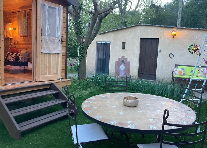 Шале Roulotes De Charme Avec Piscine Chauffee Et Bain Nordique A Uzes *
